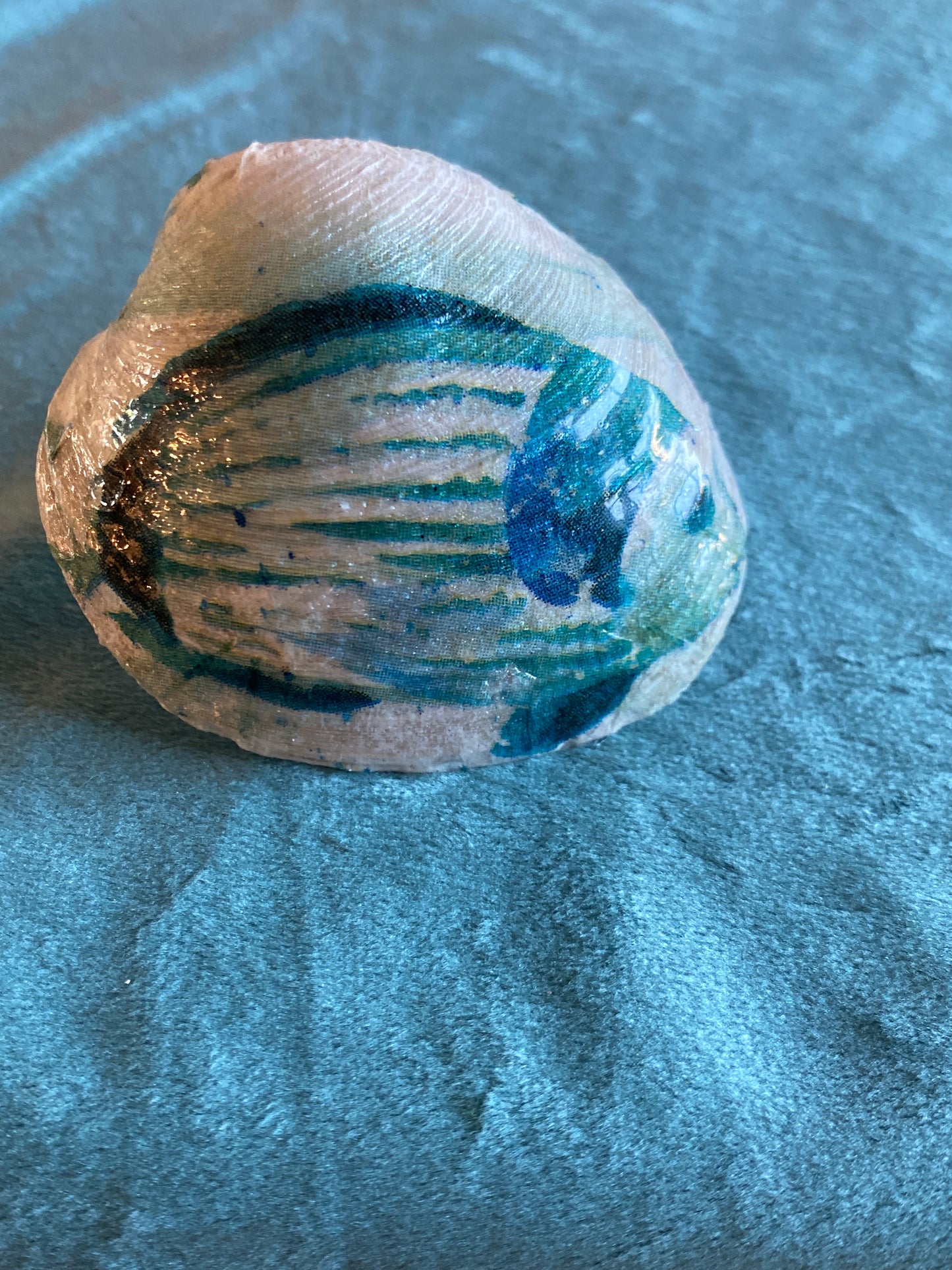Seaweed with Fish on back- dish on stand