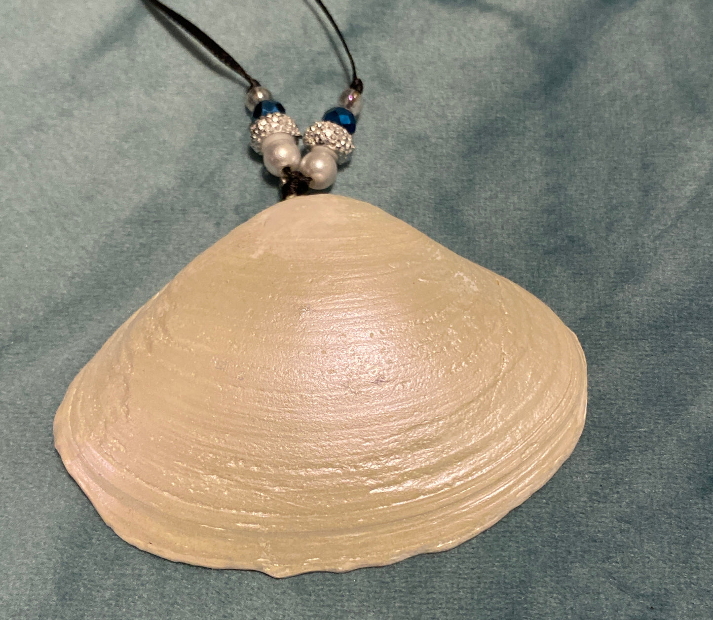 Thin Blue Line badge “Back  The Blue” -Clam