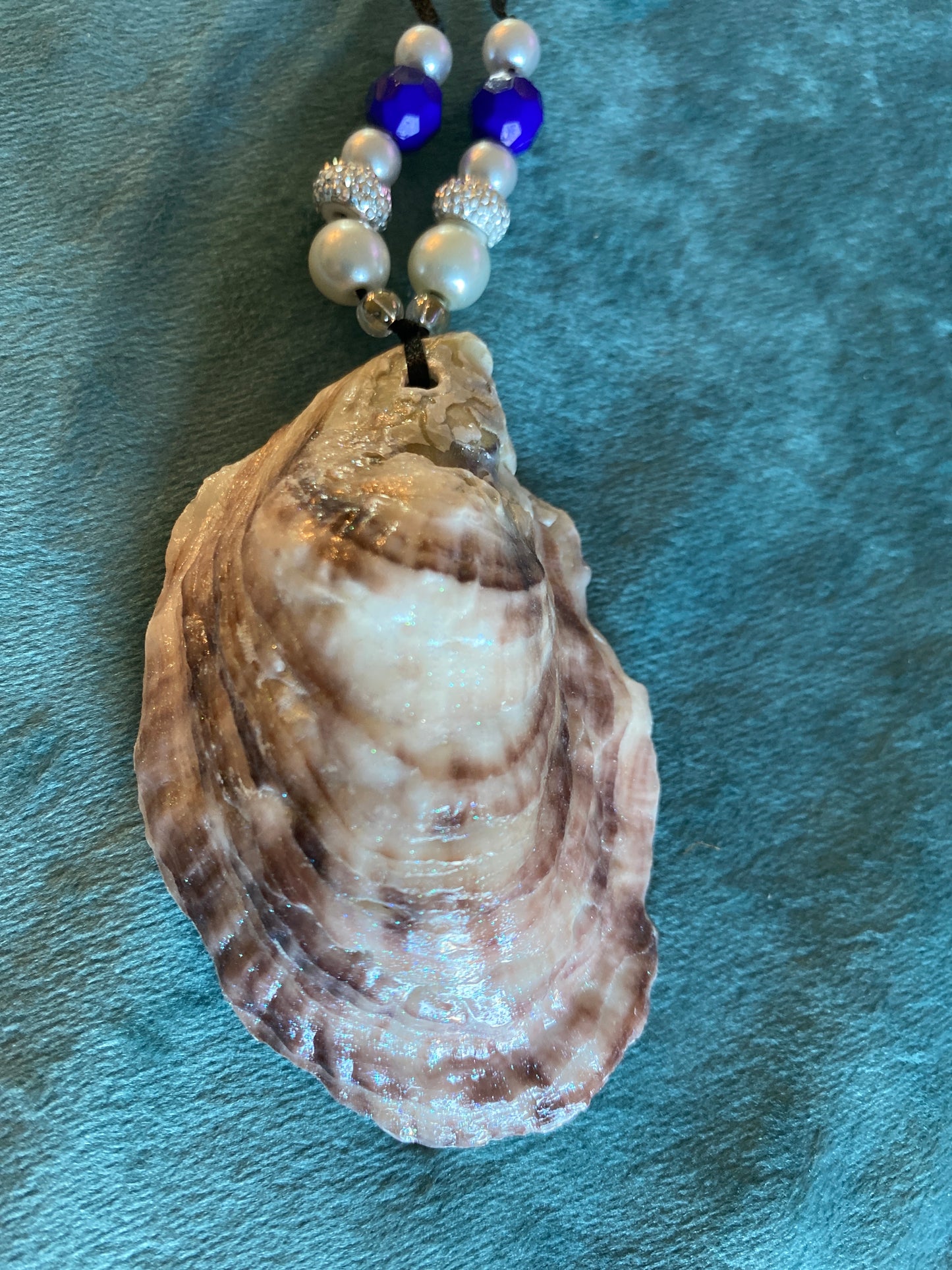 “Support the brave/ Honor the fallen/ Back the blue”- oyster shell