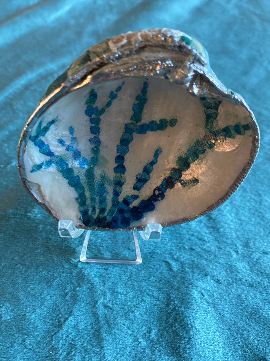 Seaweed with Fish on back- dish on stand