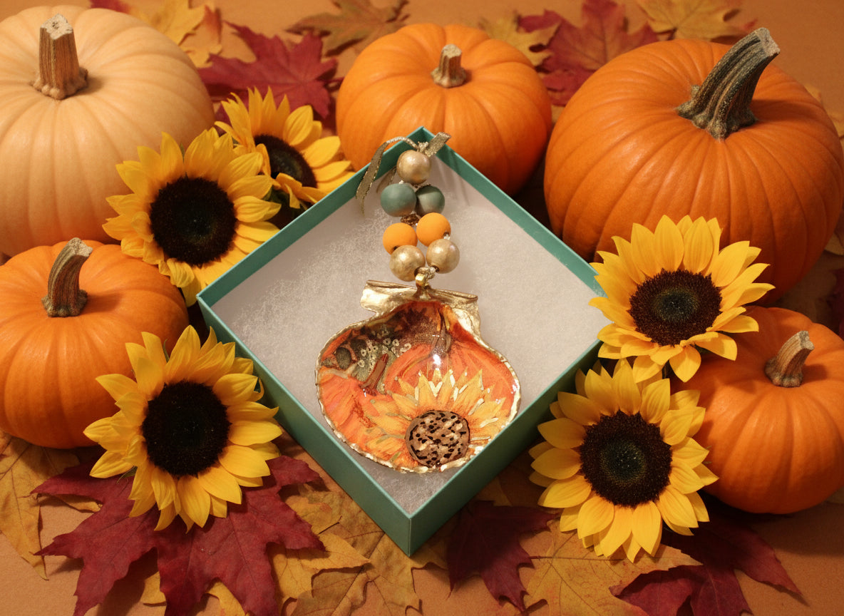 Sunflower with pumpkin-scallop shell